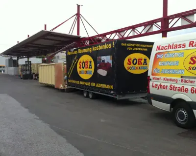 Soka Transporter mit Anhänger